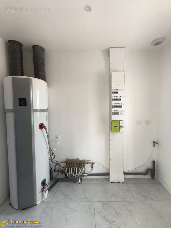 À Bulhon, villa neuve type F4 (RE2020 : construction 2024) avec garage et terrain clôturé. - photo 9
