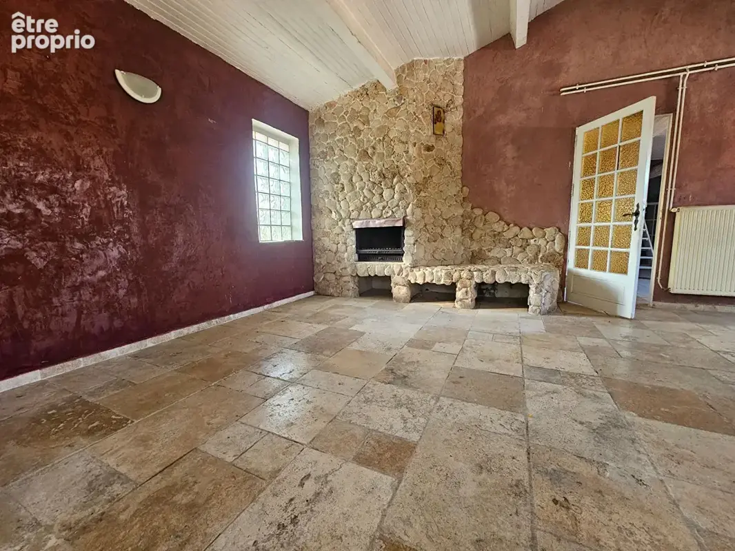 À VENDRE - Ensemble immobilier avec local commercial et habitation - Les Milles (13290) - photo 3