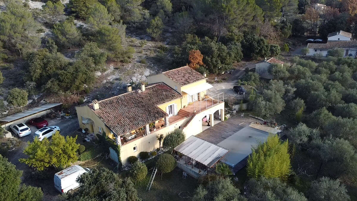 Maison à VILLECROZE