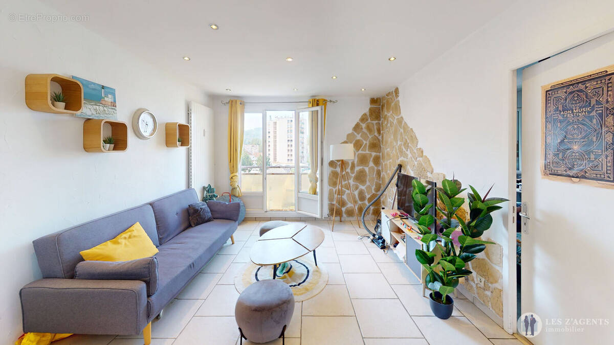 Appartement à SAINT-MARTIN-D'HERES