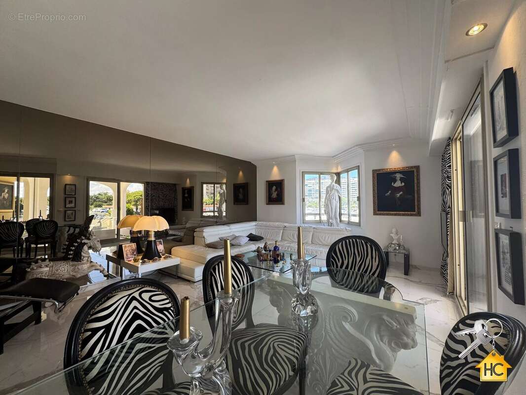 Appartement à MANDELIEU-LA-NAPOULE