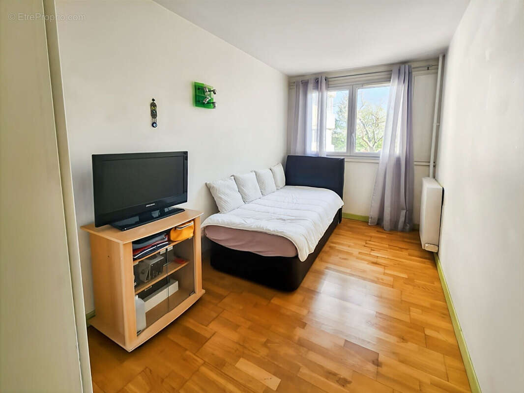 Appartement à SAVIGNY-LE-TEMPLE