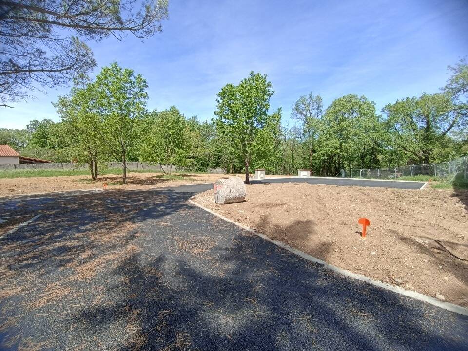 Terrain à MONDONVILLE