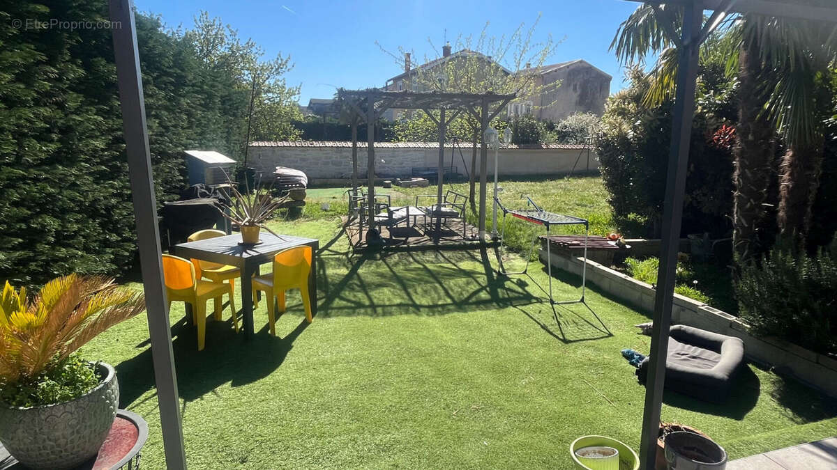 Maison à LES ROCHES-DE-CONDRIEU