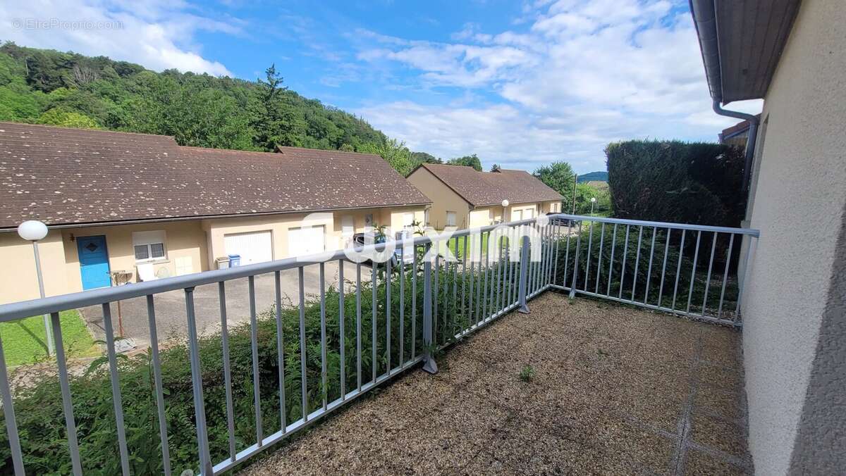 Maison 83 m² à Lons-Le-Saunier  - photo 2