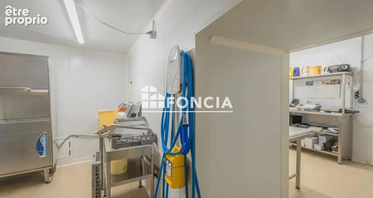 Local commercial + appartement T3 – 138 m² – Centre-ville Firminy - photo 4