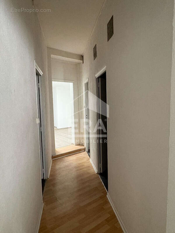 Sainte Foy la Grande, appartement en très bon état 75m² habitables 3 pièces - photo 8