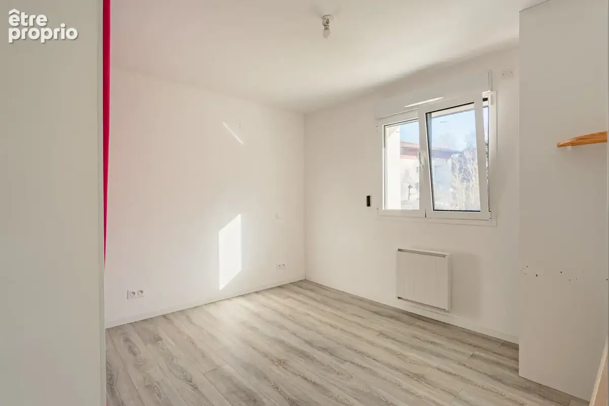 Logement rénové avec 3 chambres + terrasse - photo 10