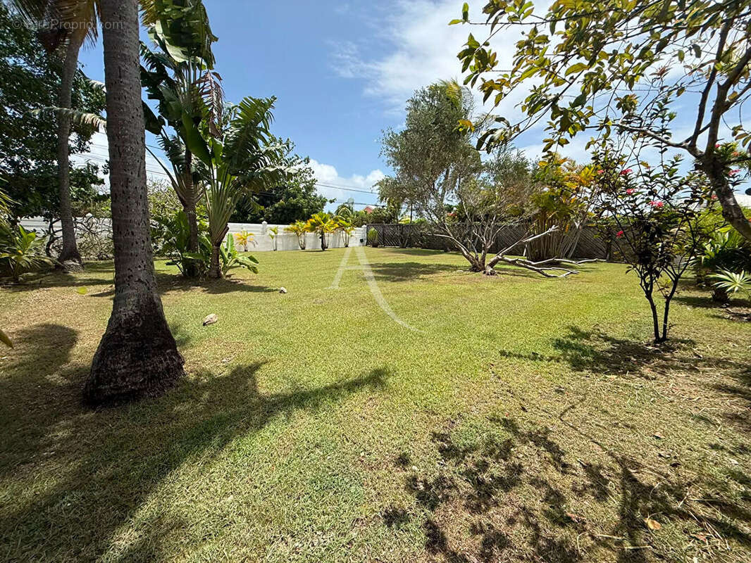Villa à fort potentiel avec grand terrain et piscine - photo 14