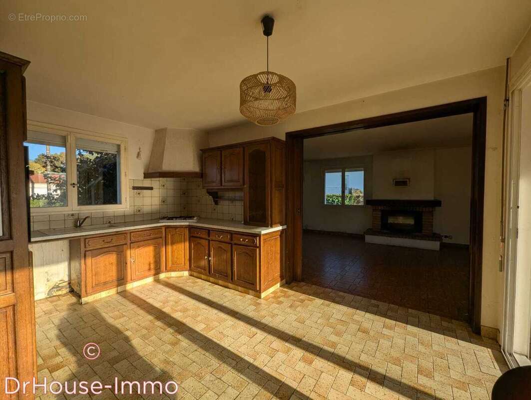 Maison à SAINT-ETIENNE-DE-MER-MORTE