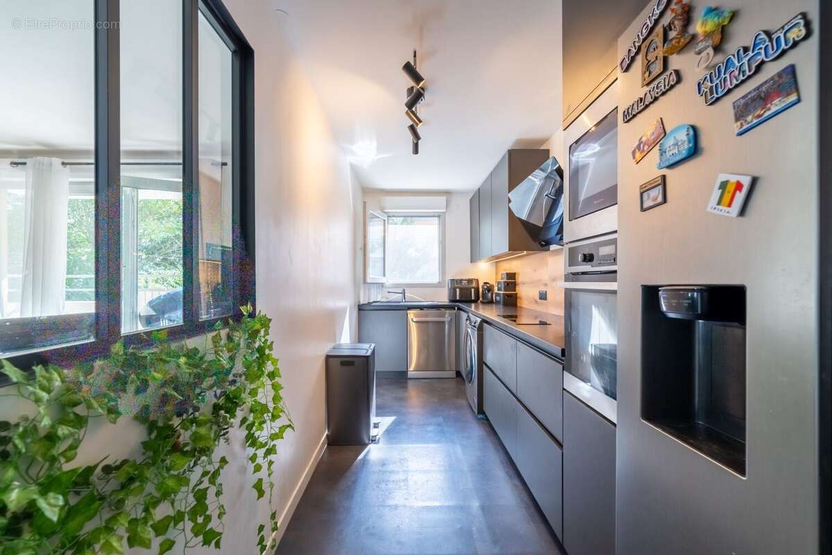 Appartement à LES PAVILLONS-SOUS-BOIS