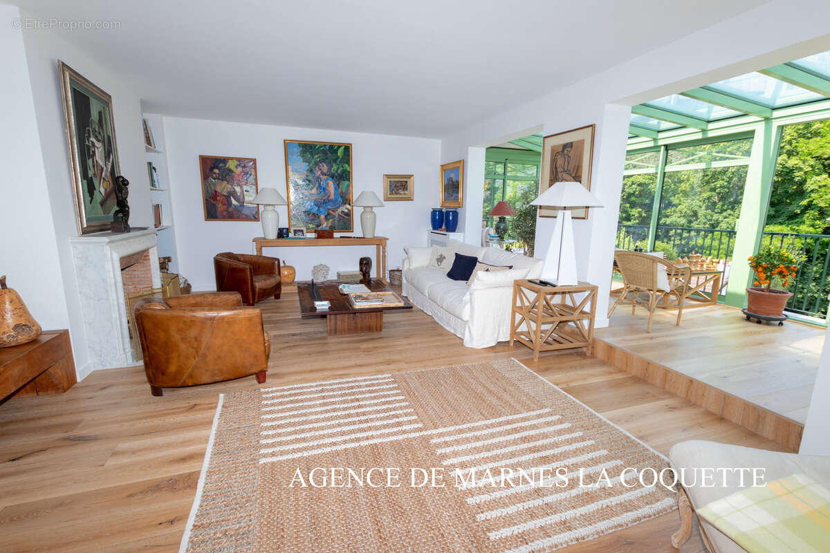 Appartement à VILLE-D'AVRAY