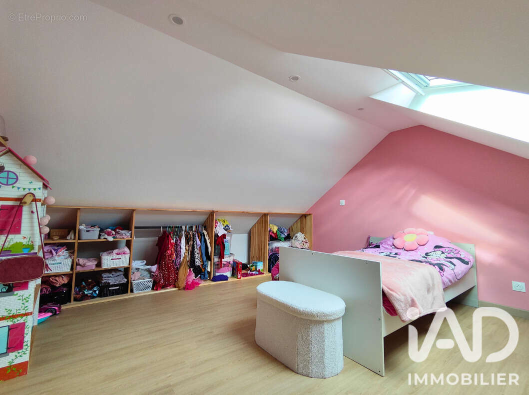 Maison 100 m² à Lieu-Saint-Amand  - photo 8