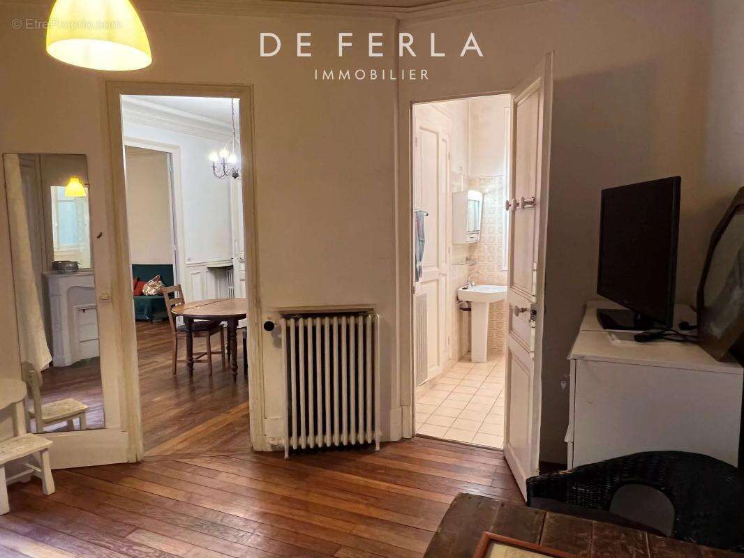 Appartement à PARIS-7E