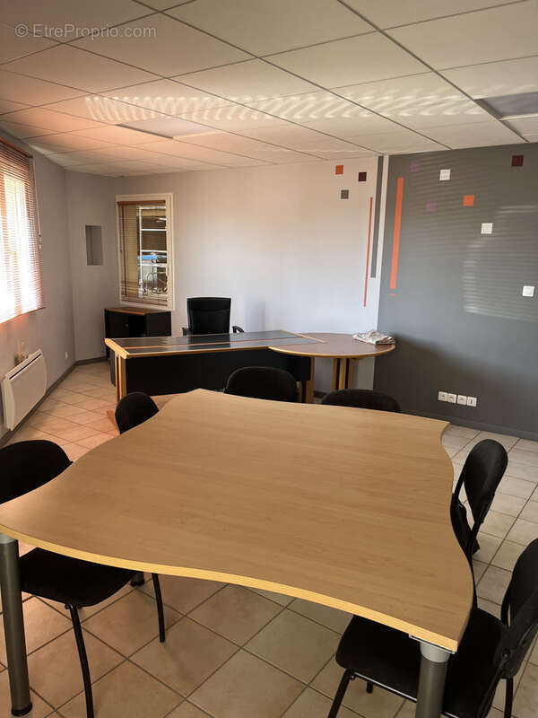 Commerce à VILLE-EN-VERMOIS