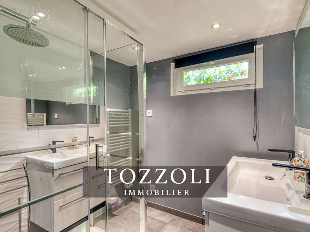 Maison à SAINT-LAURENT-DE-MURE