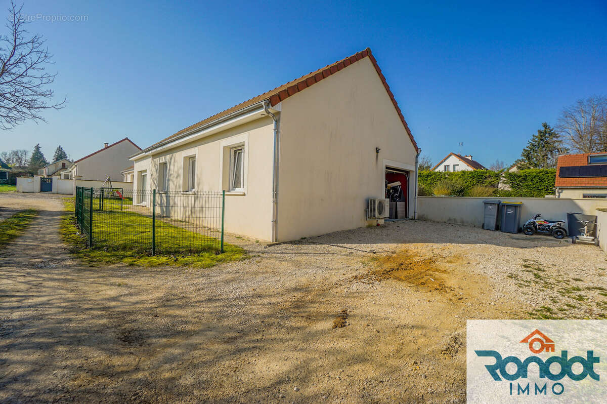 Maison à IS-SUR-TILLE