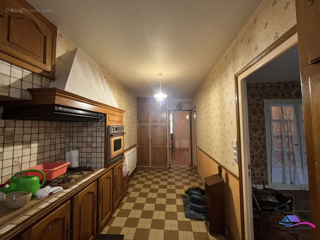 CUISINE - Maison à CHATEAUMEILLANT