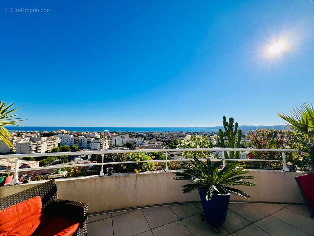 Appartement à SAINT-LAURENT-DU-VAR