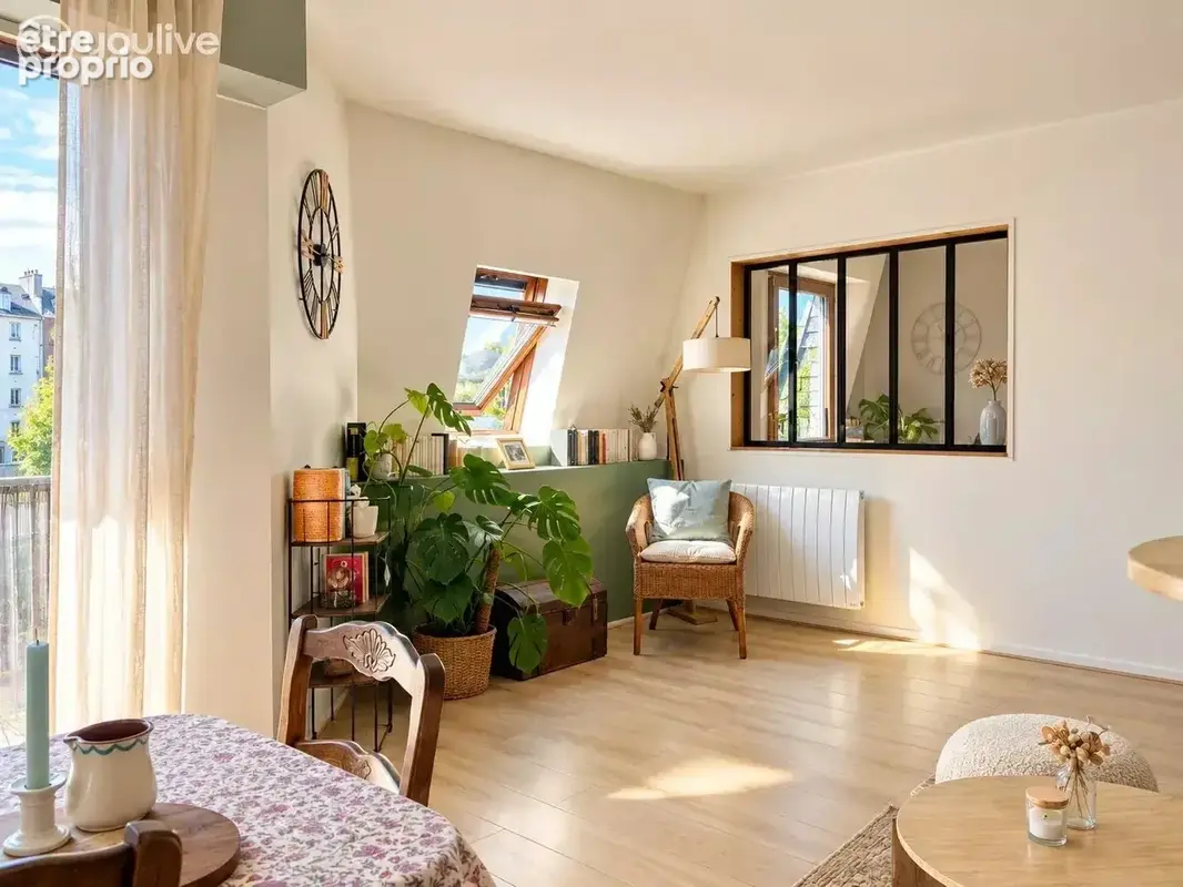 T4 dernier étage avec balcon et 2 stationnements - photo 2