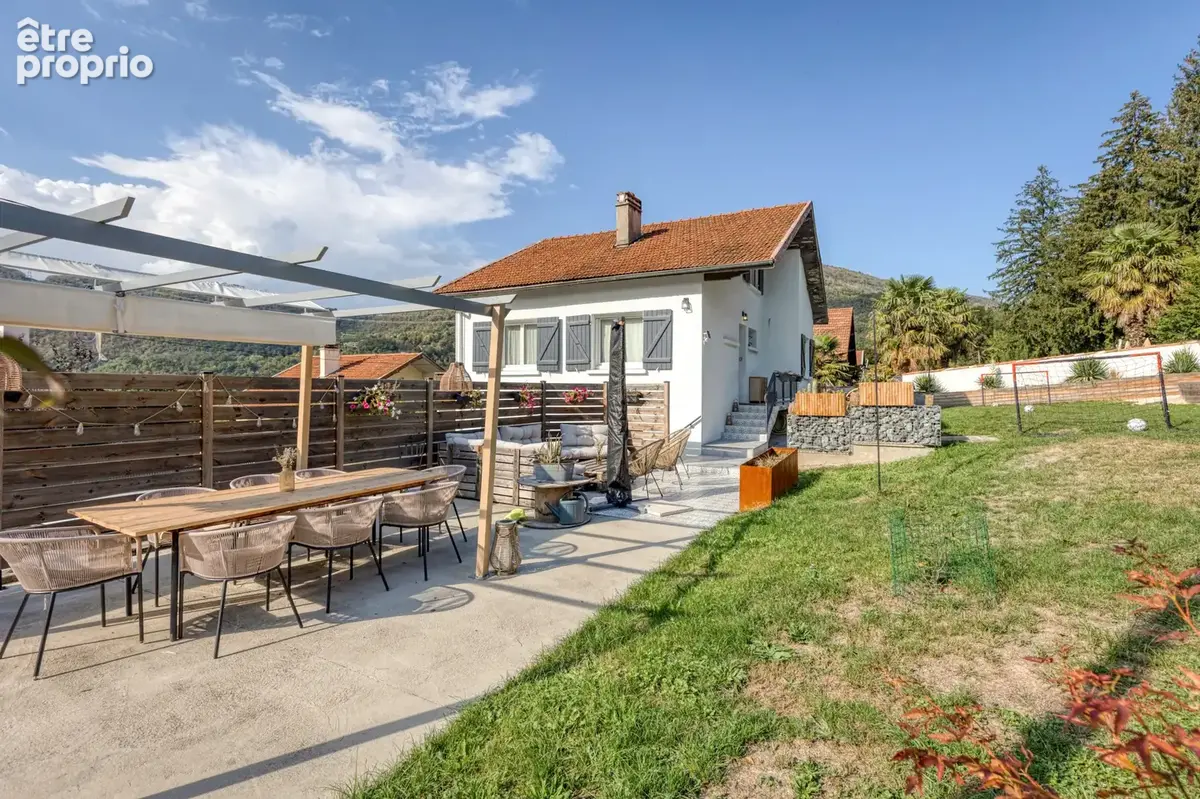 VIZILLE - Maison de 92m2 habitables + 60 m2 utiles, rénovée avec goût, disposant d'une vue dégagée et de beaux - photo 18
