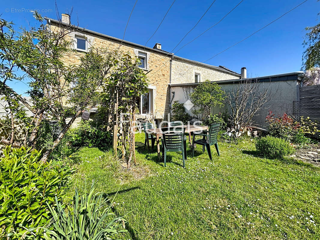 Maison à AVENAY