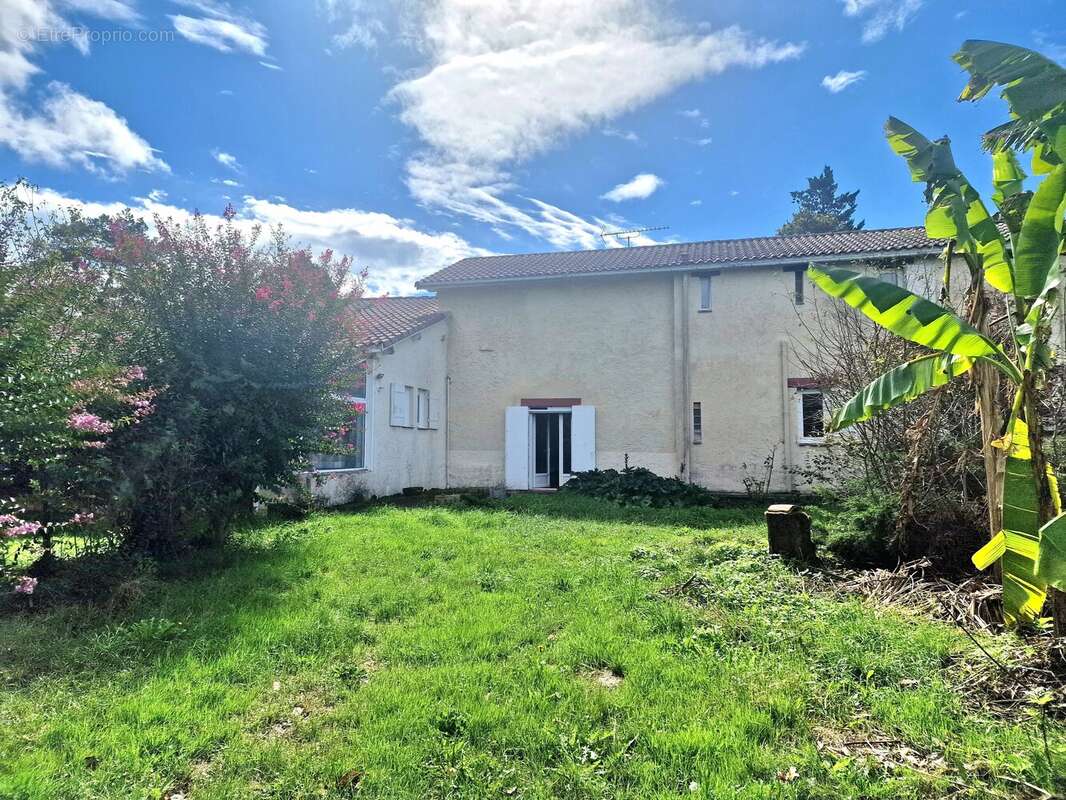 Maison à MOUSTIER