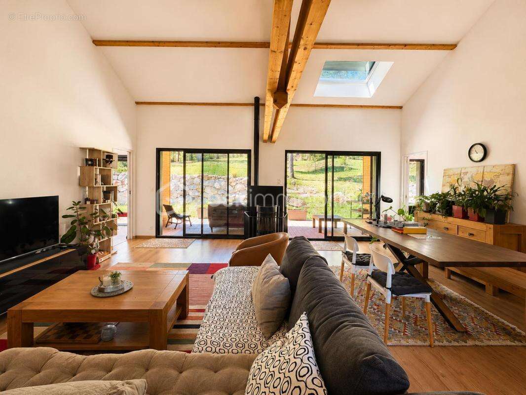 ANNOT – Maison contemporaine d'exception au cœur d'un écrin de nature - photo 2