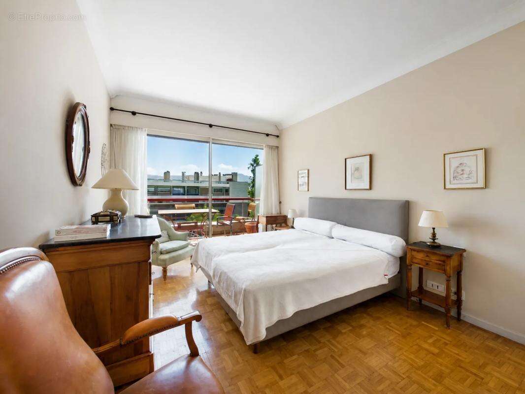 T5 150 m² - Dernier étage - Saint-Giniez / Prado - Marseille 8e - photo 4