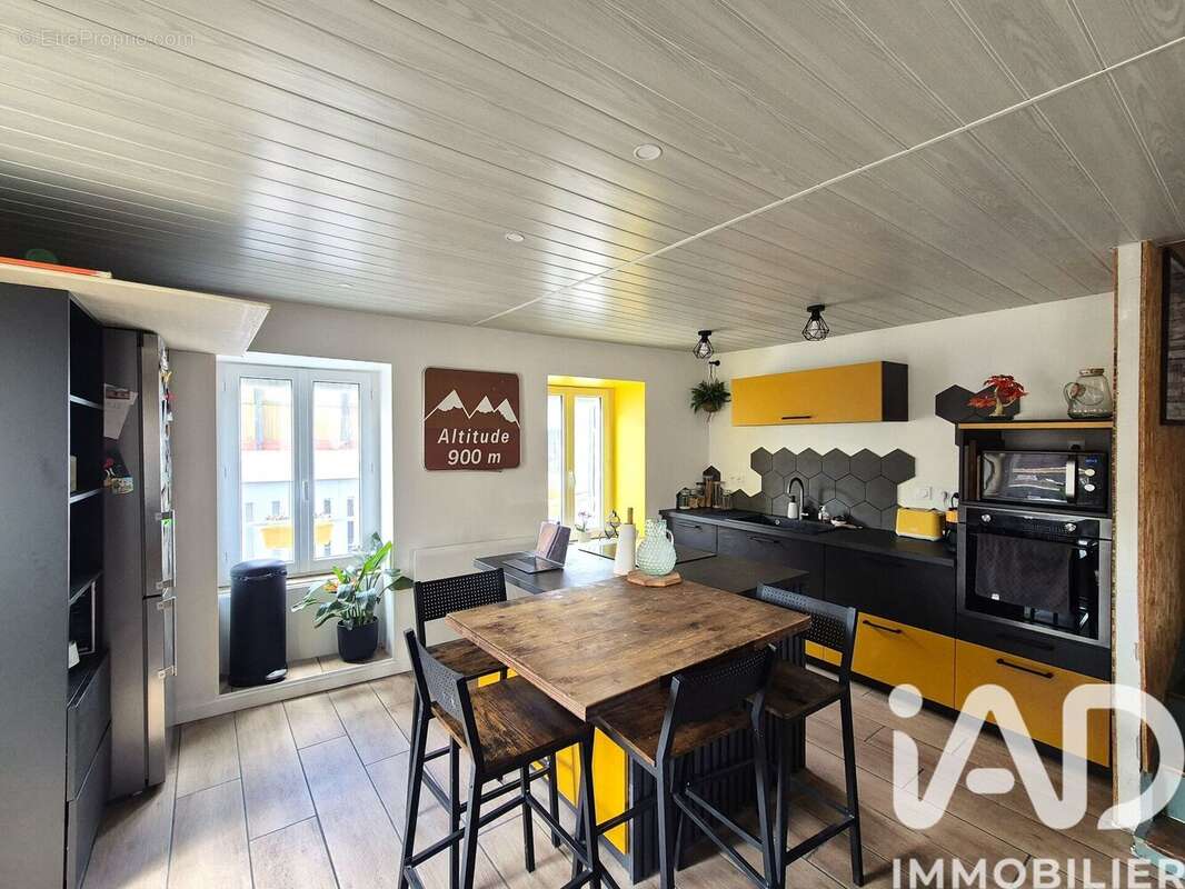 Maison 75 m² à Saint-Germain-L'herm  - photo 5