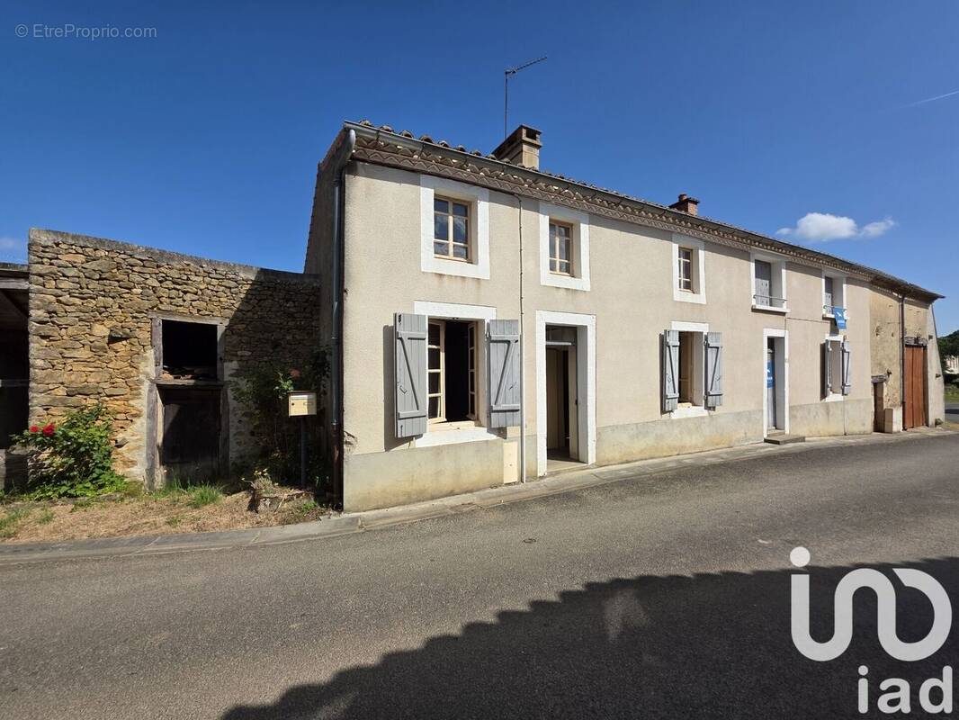 Photo 1 - Maison à BLANZAC