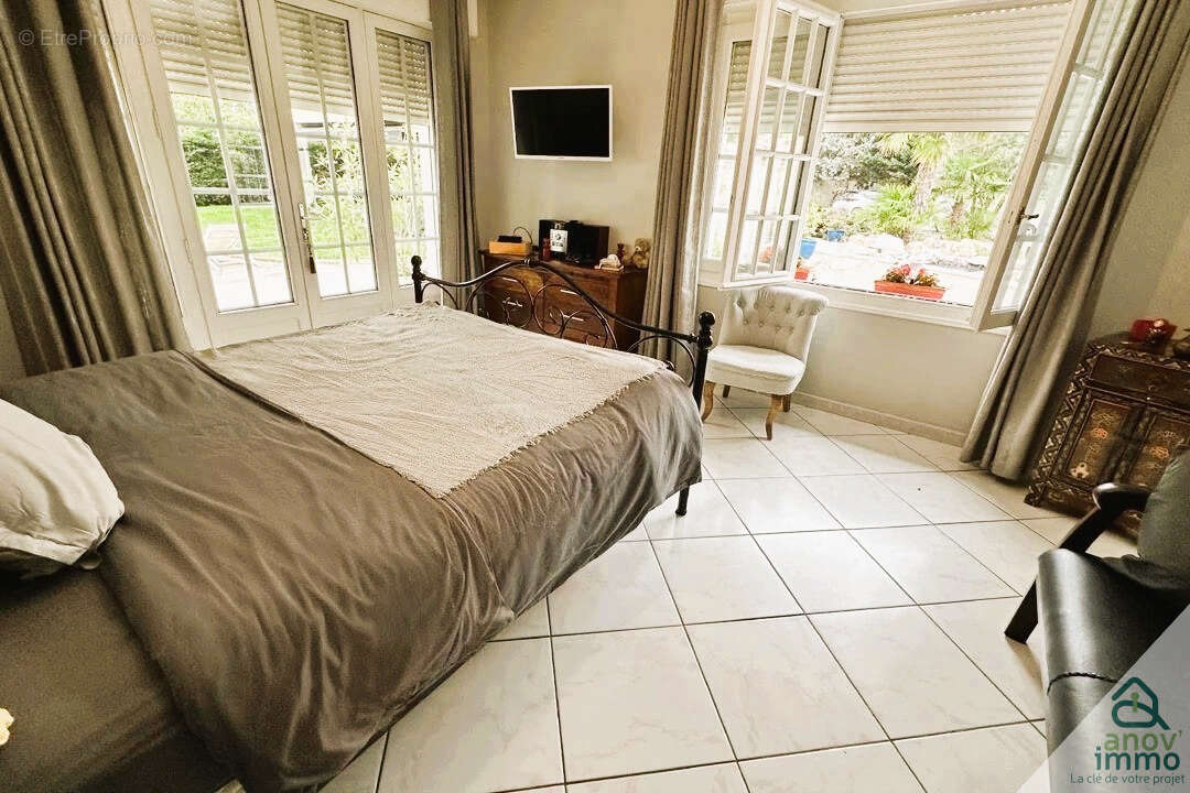 Maison à SAINT-PIERRE-DE-CHANDIEU