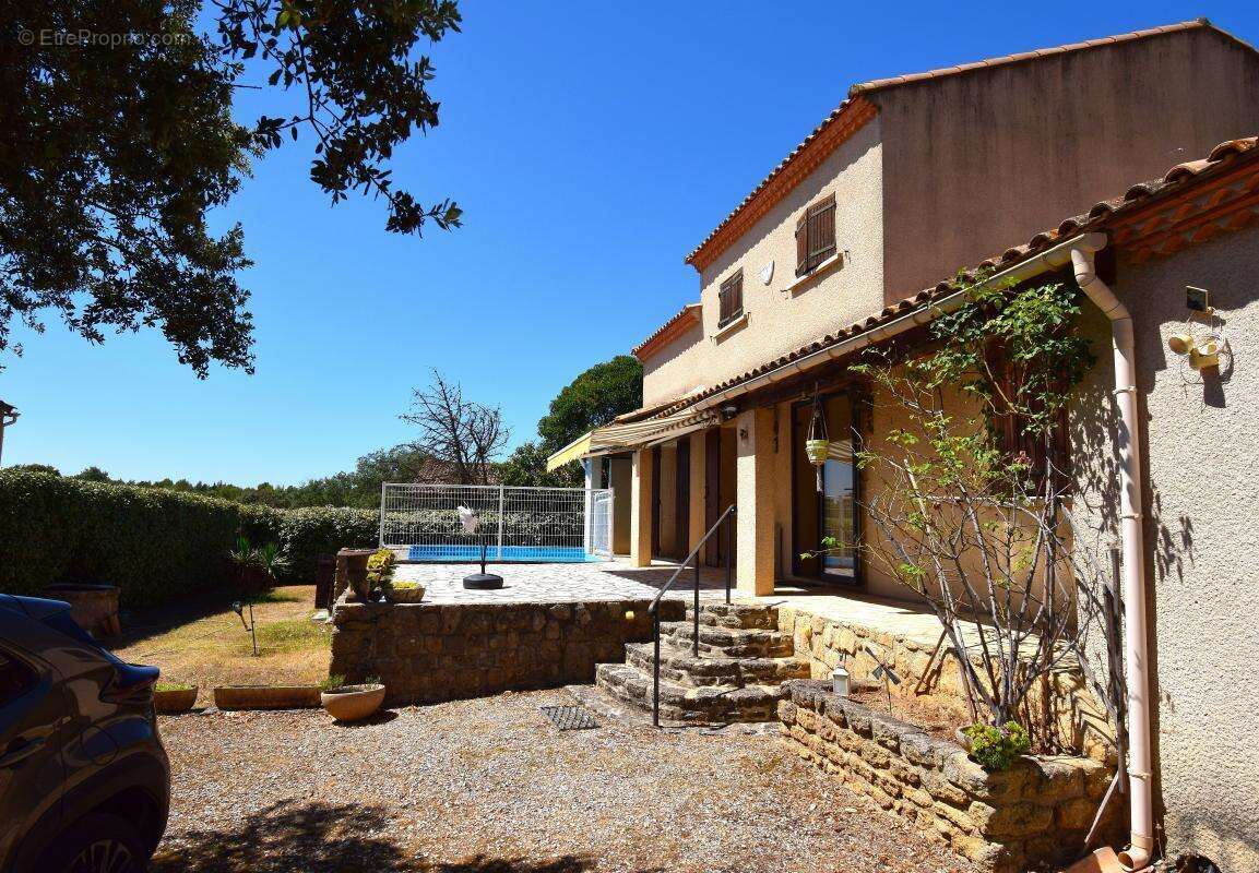 Pont du Gard: solide maison  138 m², 3ch - photo 2