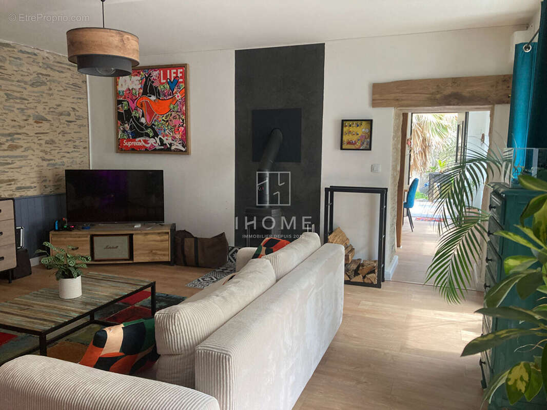 Maison à LA POUEZE