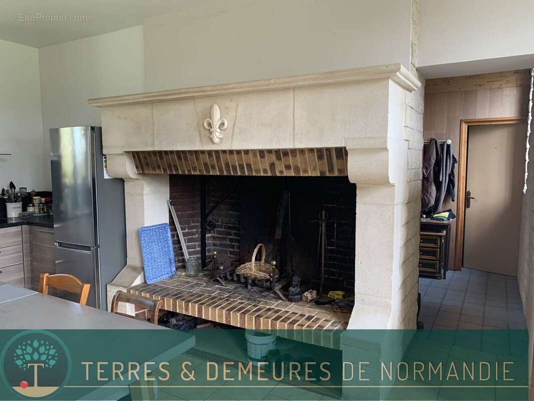 Maison à CAPELLE-LES-GRANDS