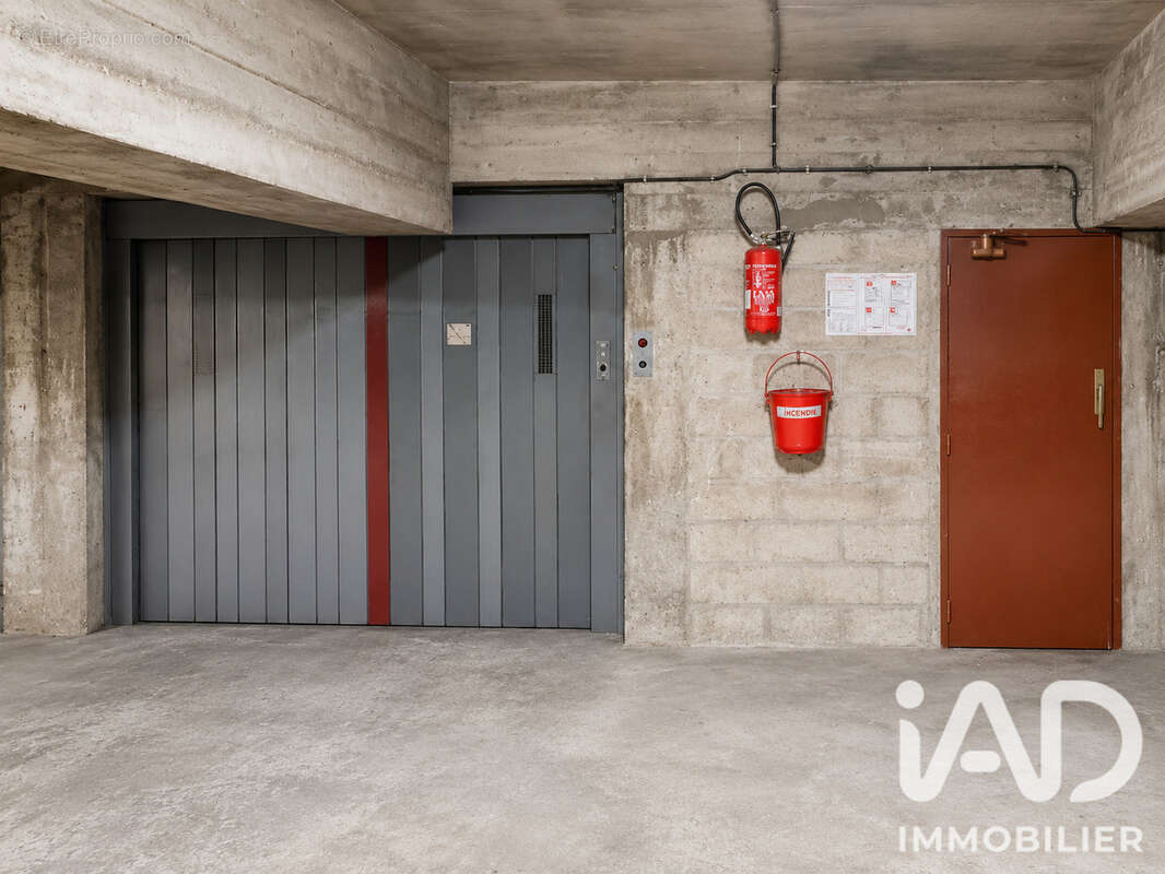 Parking 11 m² à Paris-6e  - photo 6