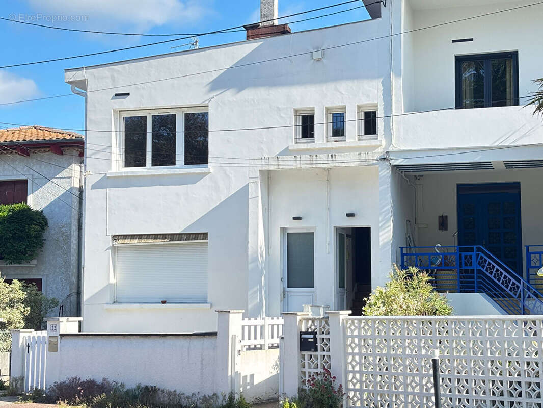 APPART ROYAN 3 pièces 47.84 m2 - photo 2
