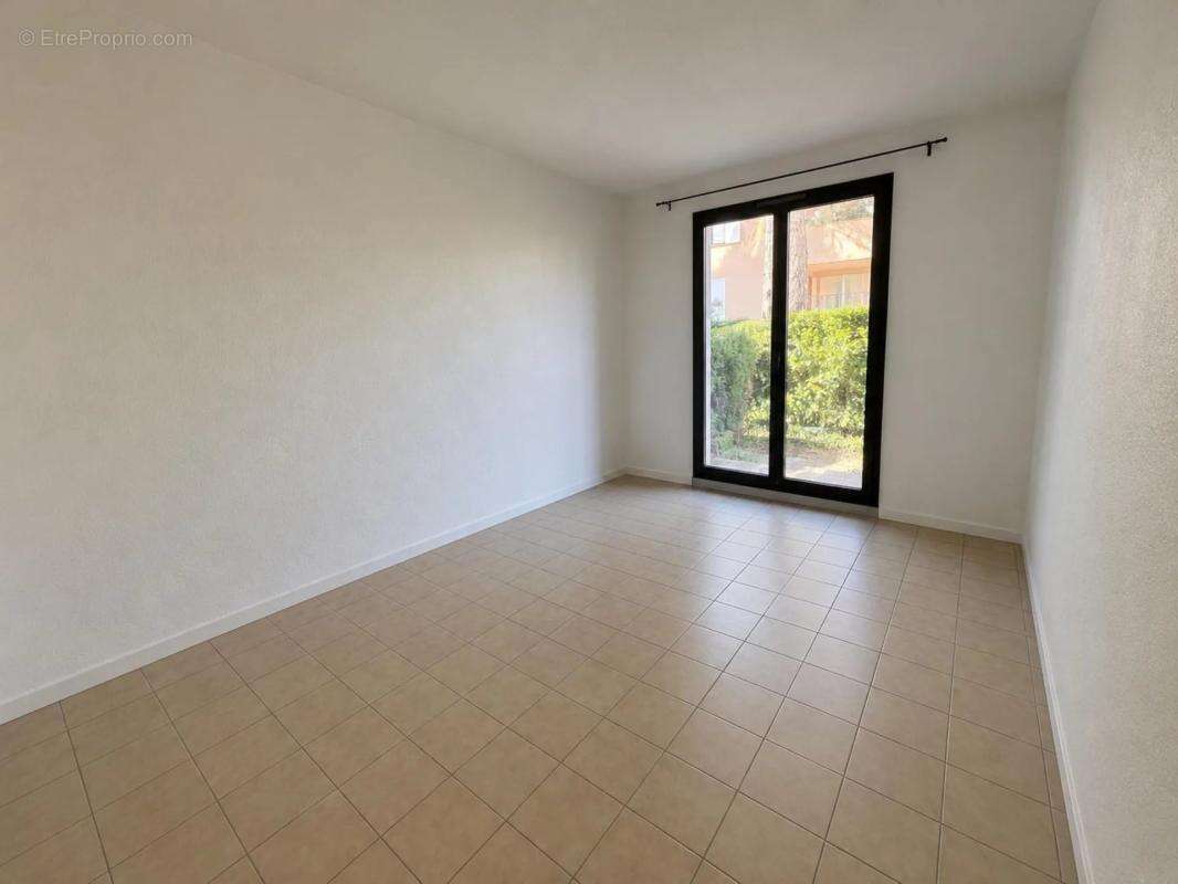 Appartement à MOUGINS