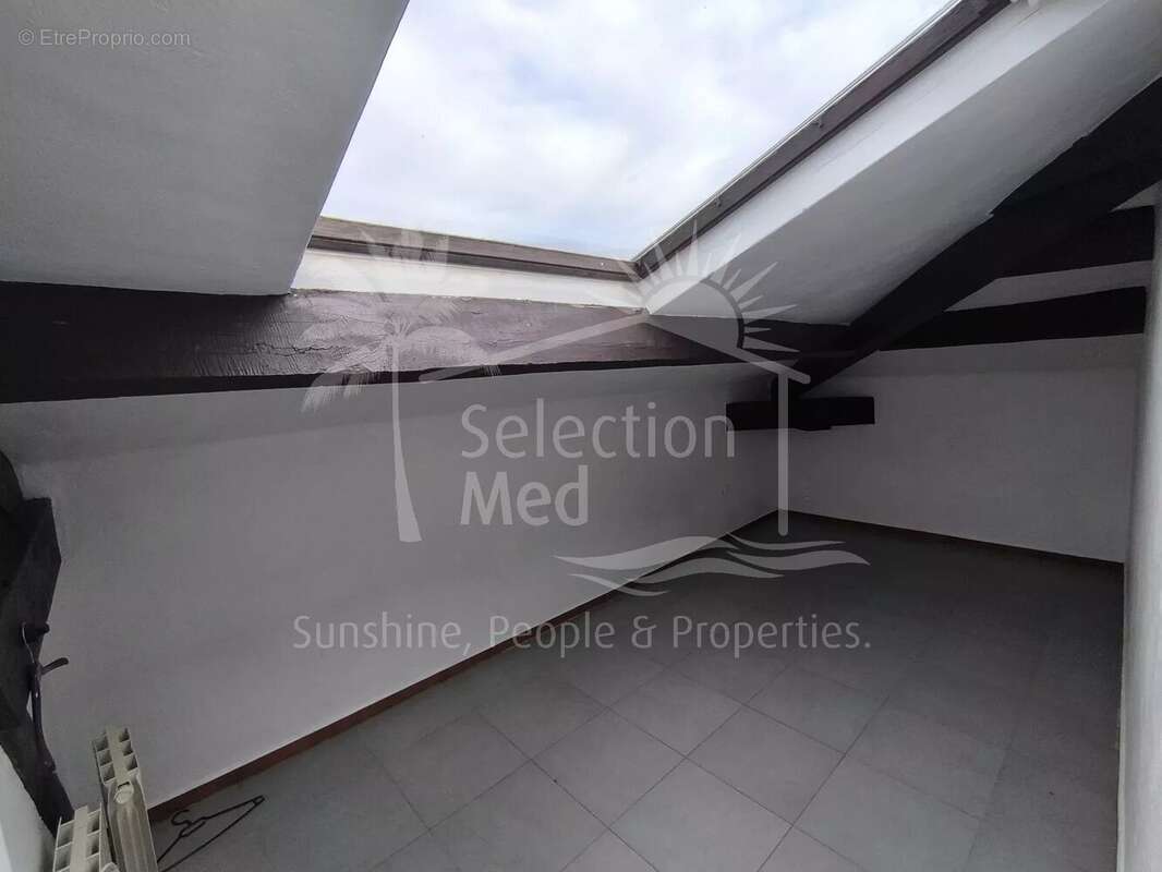 Appartement à VALLAURIS