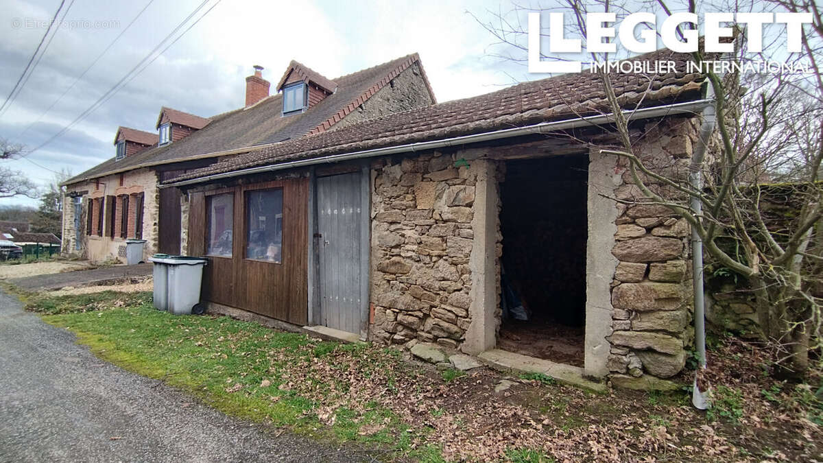 Delightful house at the end of a hamlet with 3 bedrooms , outbuilding and separate garden - photo 9