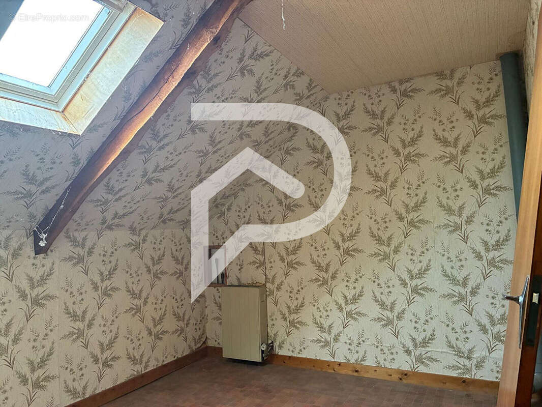 Maison à LA MEAUGON