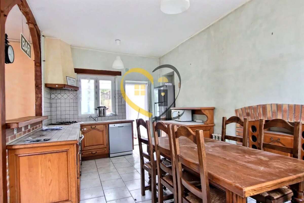 Maison à MEHUN-SUR-YEVRE