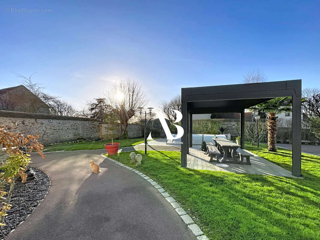 Maison à LA CHAPELLE-RABLAIS