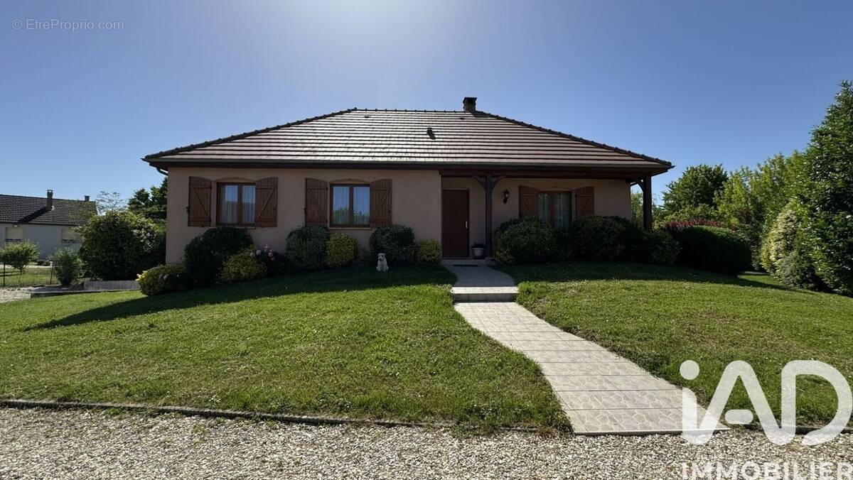 Photo 1 - Maison à CLESLES
