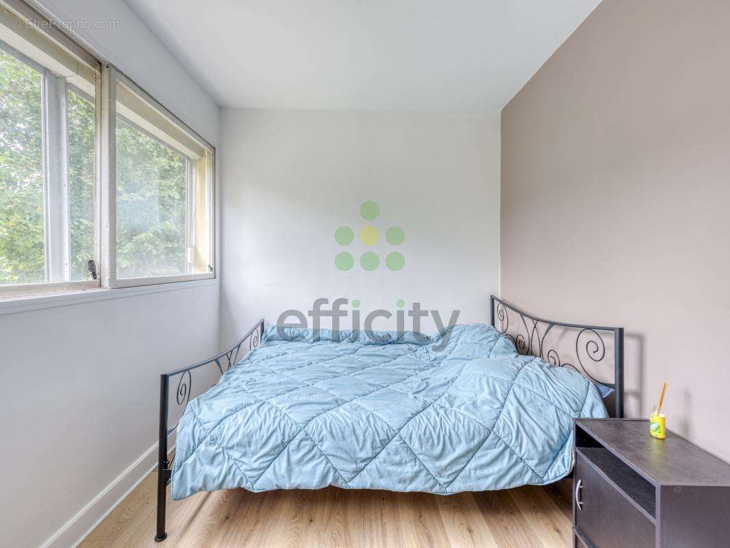 Appartement à COMBS-LA-VILLE