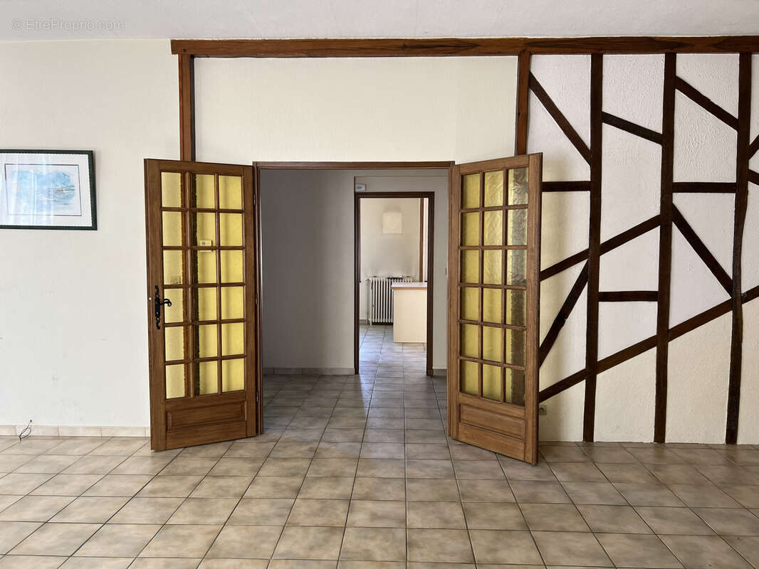 Maison de village en pierres sur cour et jardin clos - photo 19