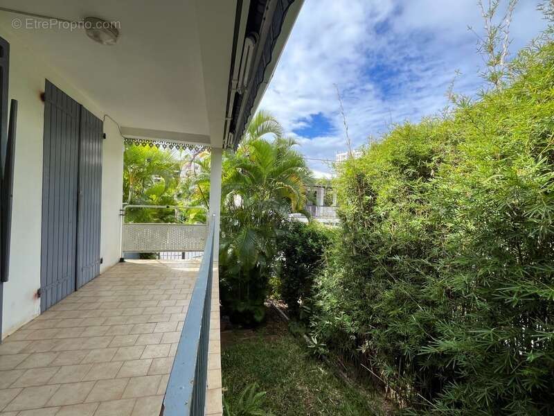 Maison à vendre 4 pièces SAINT DENIS (974) - photo 2