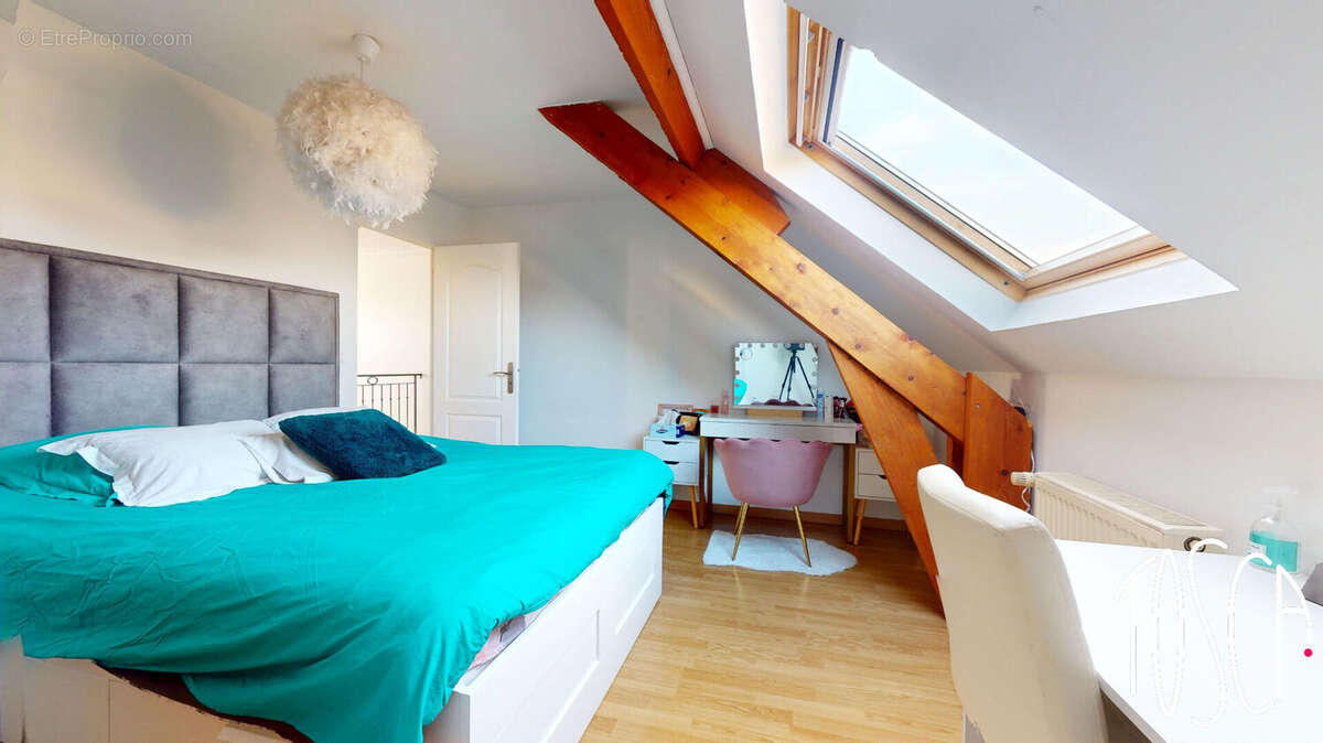 Maison à VIGNEUX-SUR-SEINE