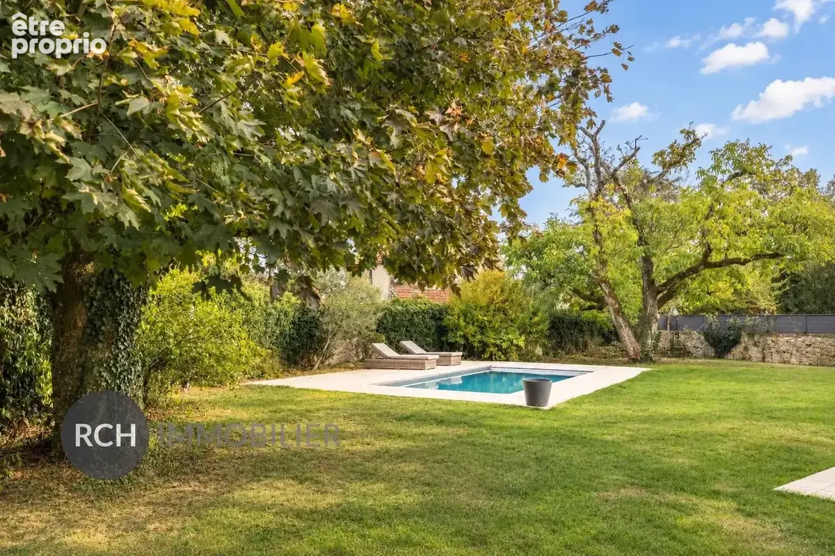 Boullay-Les-Troux - Charmante maison en pierre entièrement rénovée sur un joli jardin plat avec piscine - photo 4