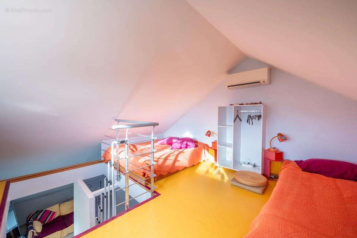 Maison à SAINT-MAURICE-MONTCOURONNE